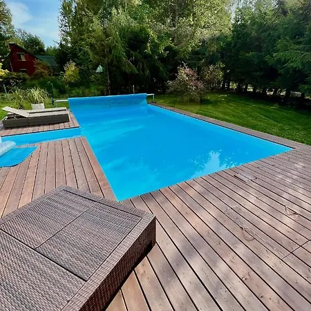 Lesny Raj بيت للعطل