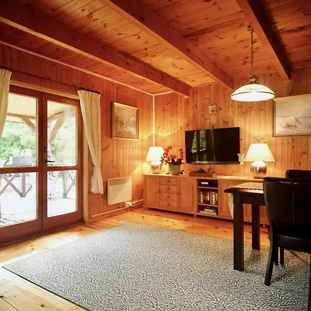 Dom wakacyjny Leśny Raj *